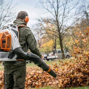 Petrol backpack blowers