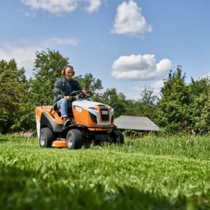 Ride-on lawn mowers